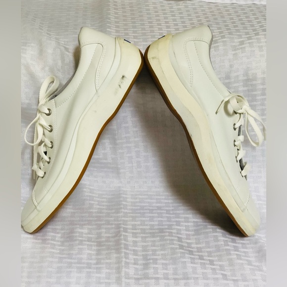 Keds with Pure Fit, Gently Used, Tread like new, a few blemishes on side - Picture 5 of 9